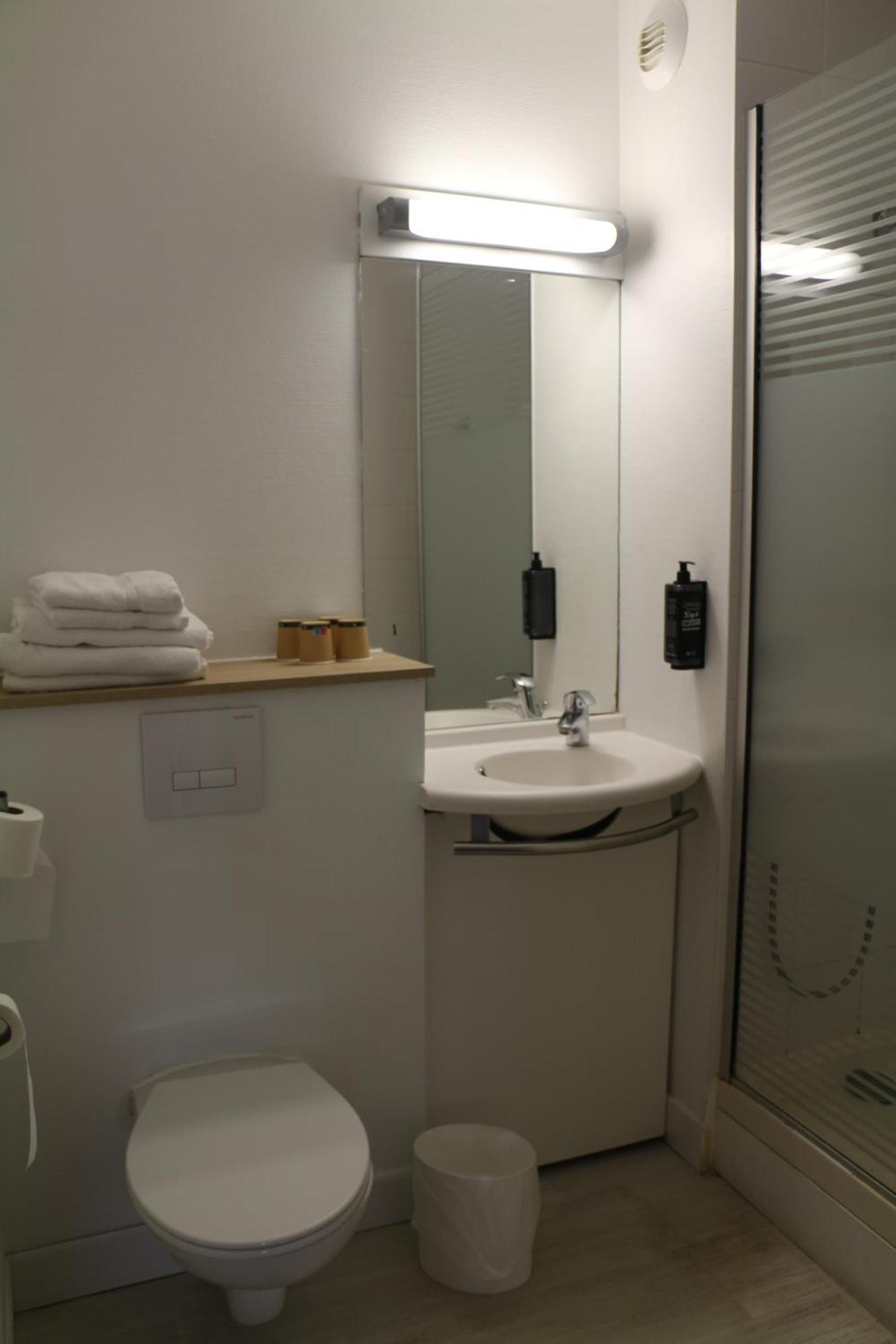 Ibis Budget Agen Le Passage  Luaran gambar